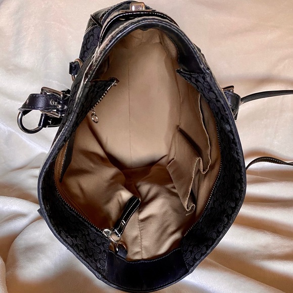 Signature Coach Tote - Picture 5 of 6